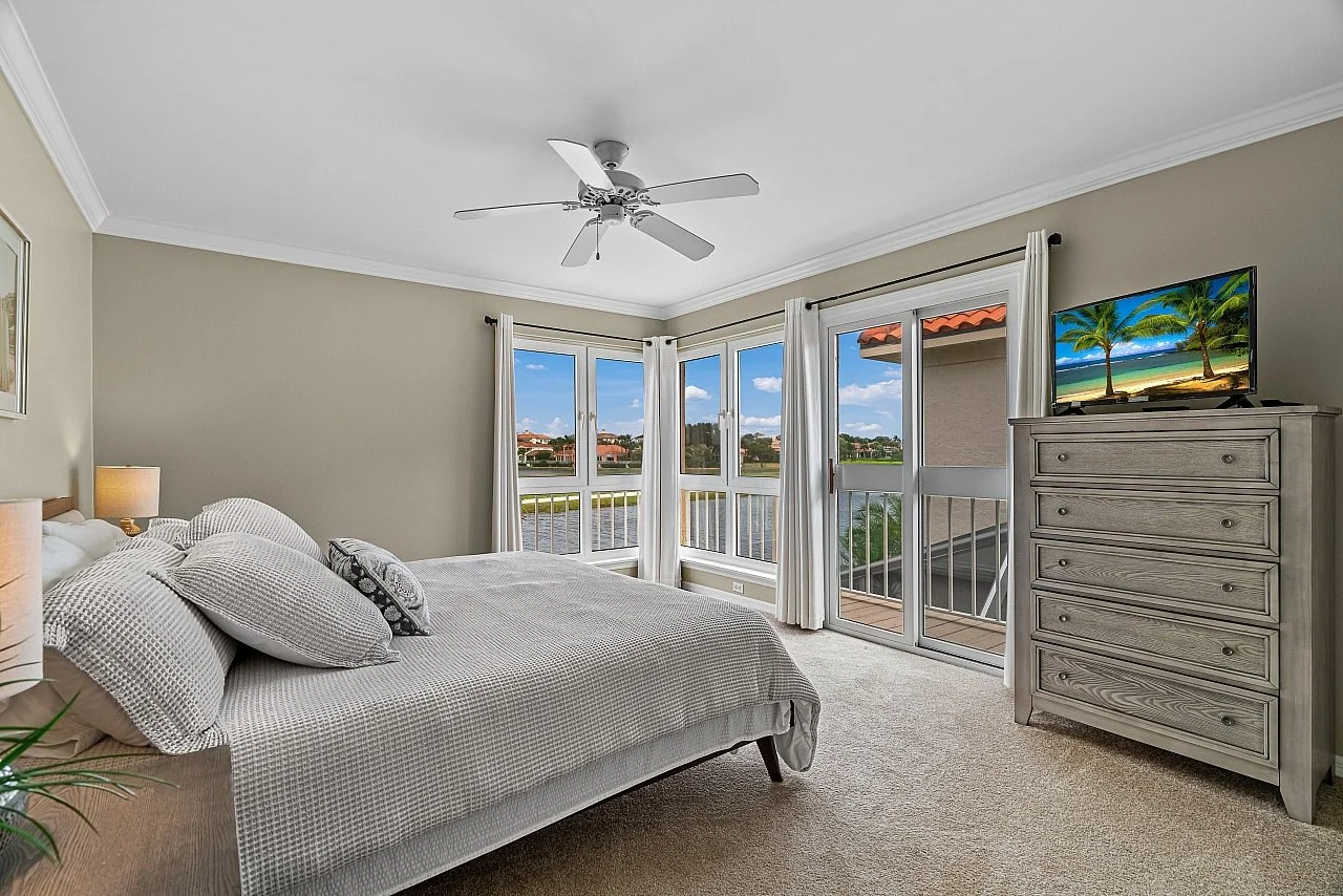 1432 St Davids Ln β photograph 8 of 33