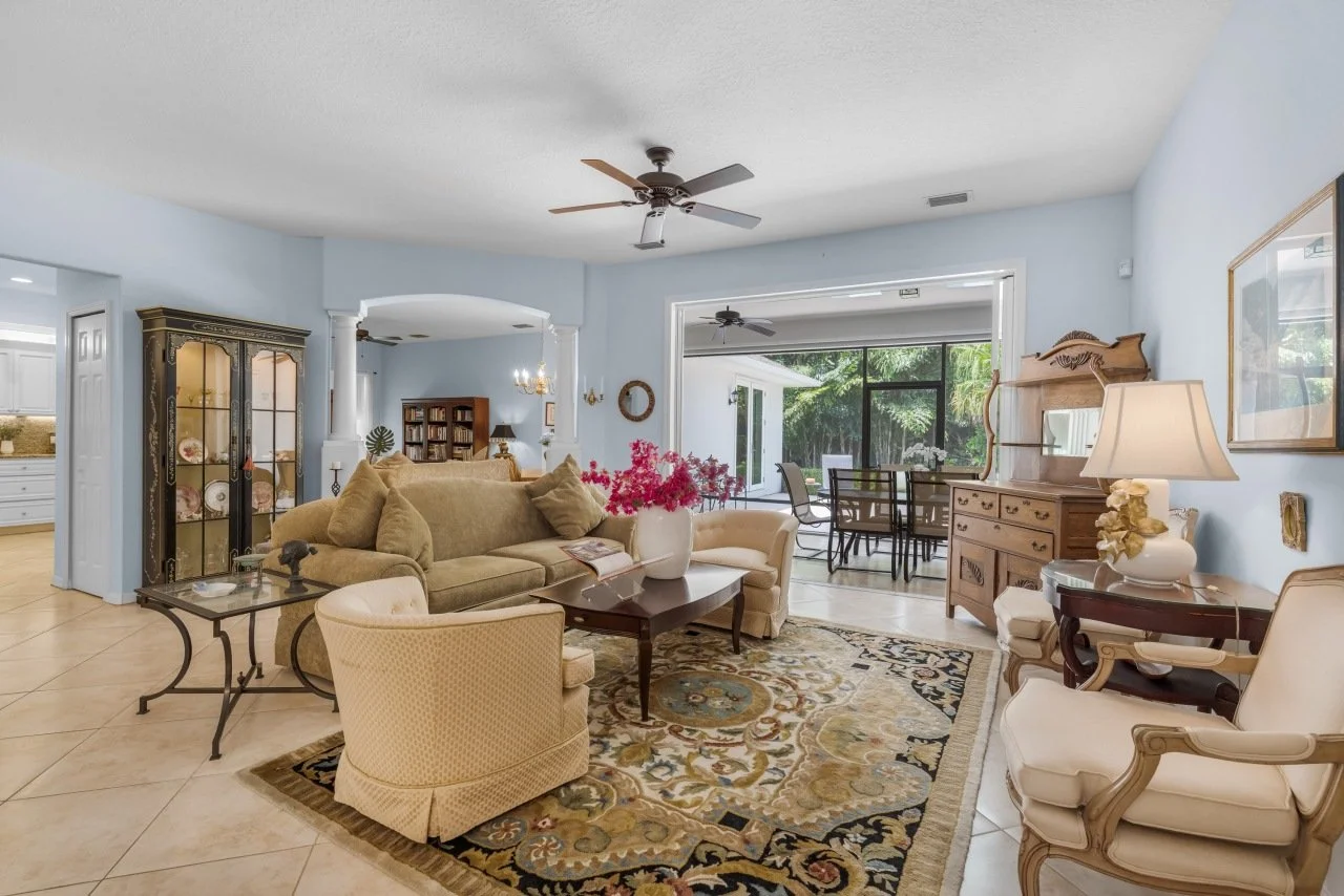 2130 Oyster Bay Drive — photograph 2 of 36
