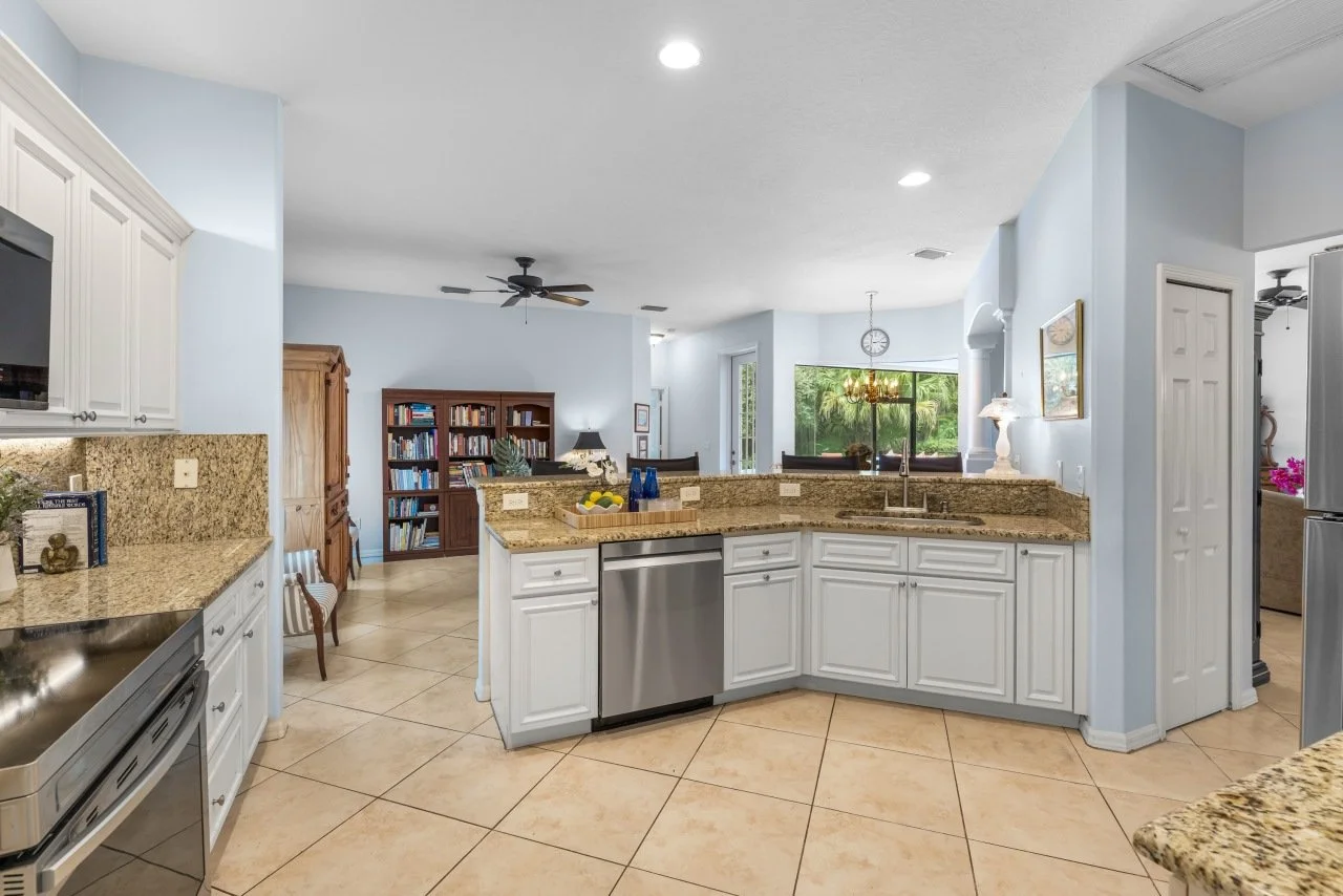 2130 Oyster Bay Drive — photograph 19 of 36