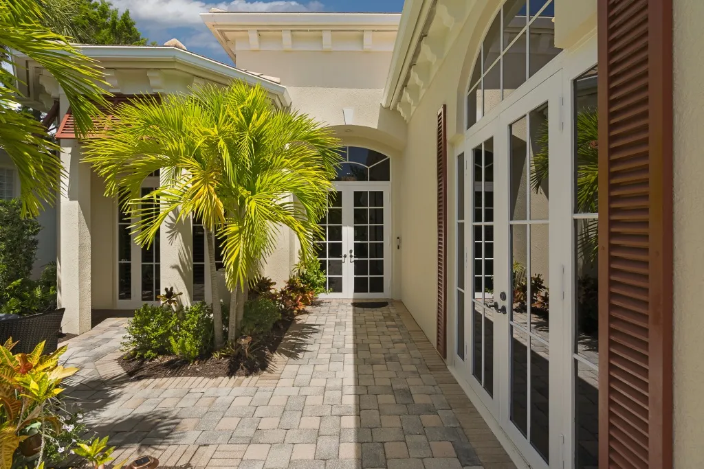 1710 Lake Club Court: the side courtyard entry