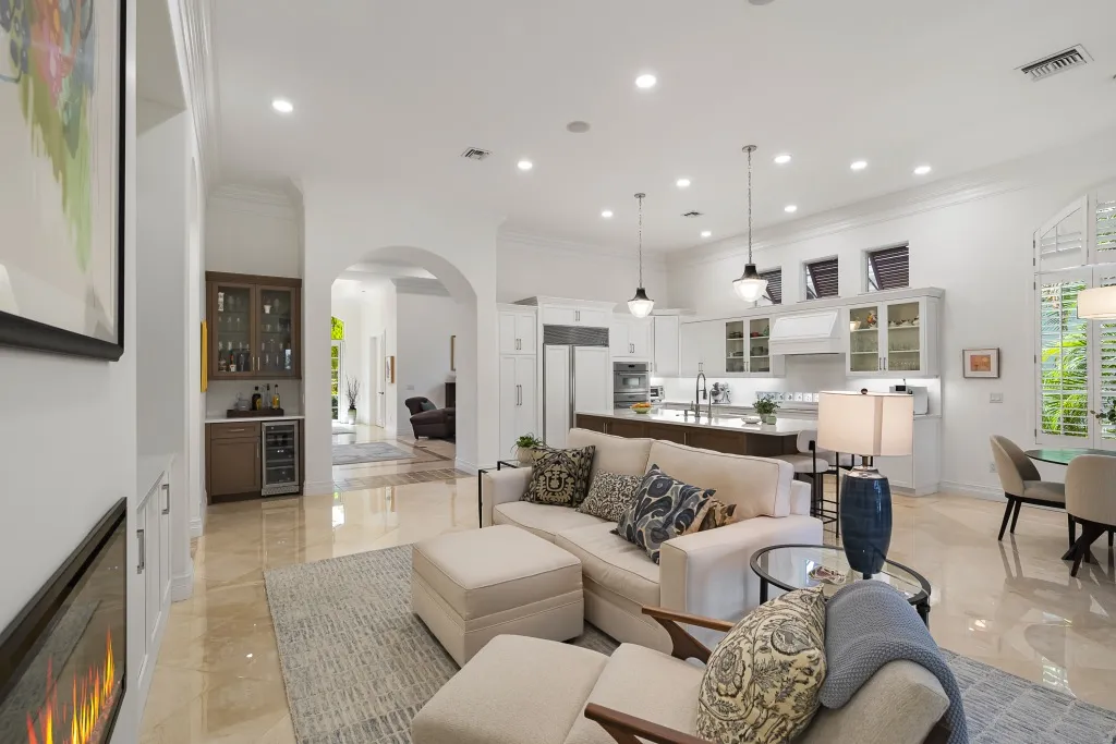 1710 Lake Club Court: the open plan looking toward the kitchen