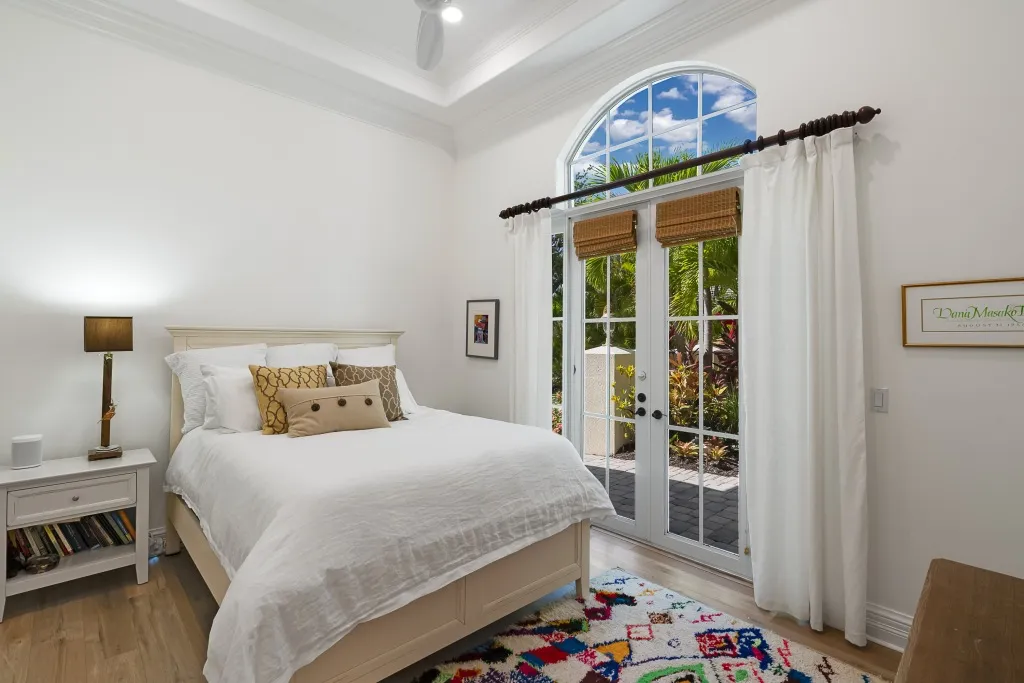 1710 Lake Club Court: a second guest bedroom