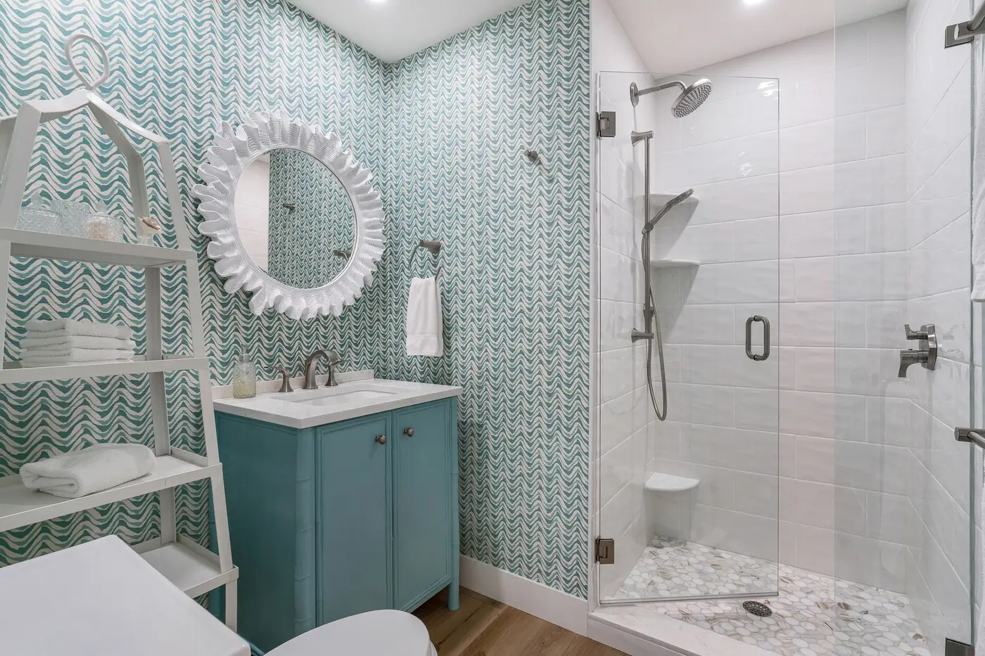 1776 Mooringline Drive, PH-C: the guest bath