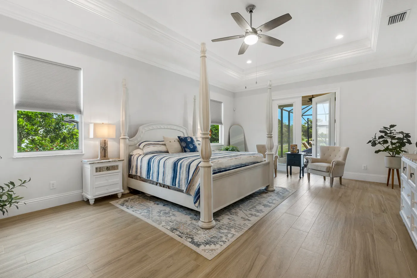 2340 Pine Valley Road: a guest bedroom