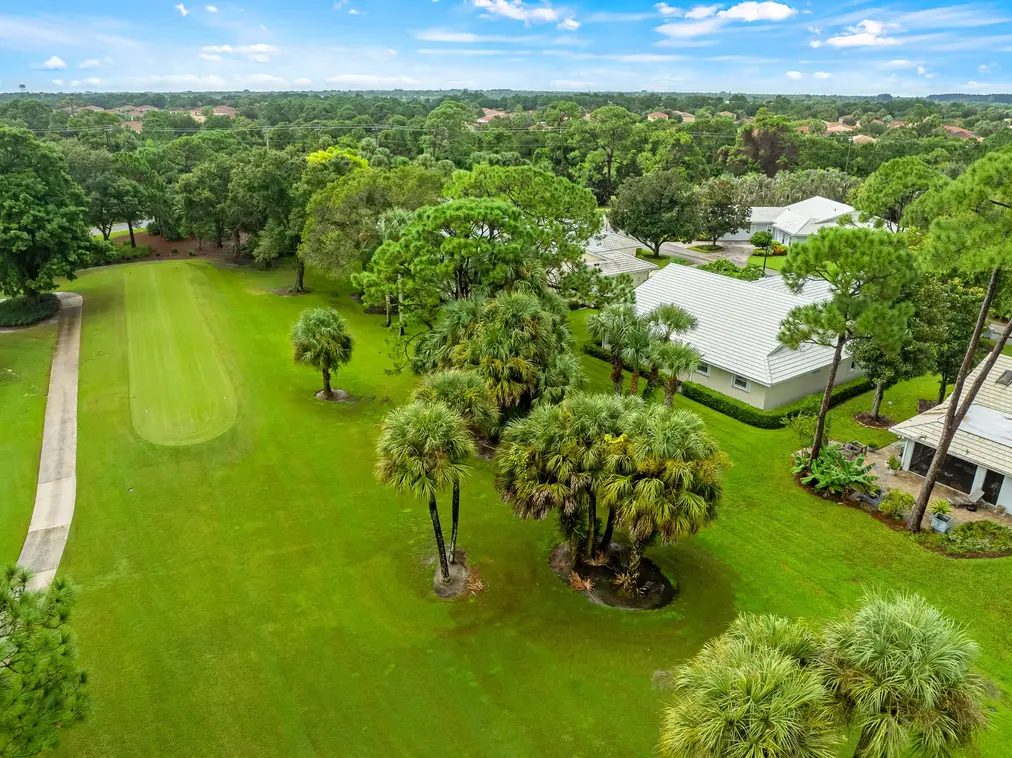 5795 Magnolia Lane: an aerial along the fairway