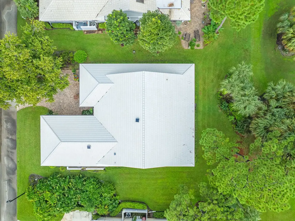 5795 Magnolia Lane: an overhead view of the roofline, with no shared walls